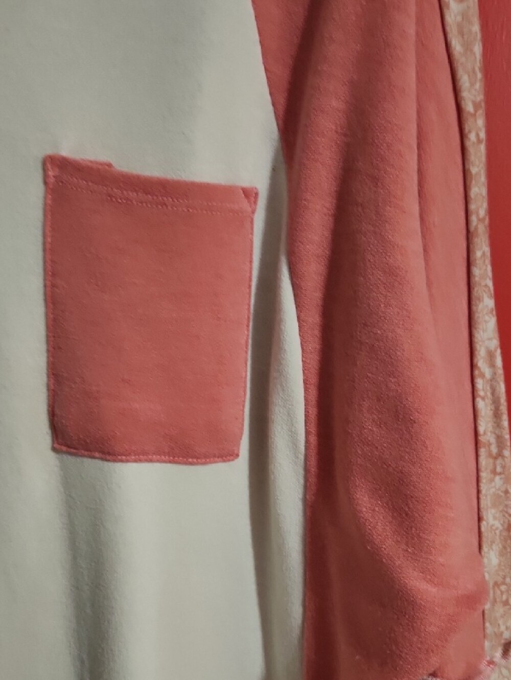 XL Sugar Colorblock V-Neck Tunic in Ivory & Pink - Picture 5 of 6